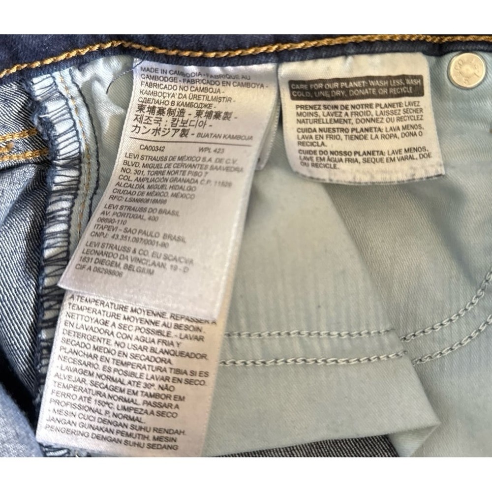 Levi's Women's Skinny Jeans in Dark Blue Denim - Picture 10 of 10